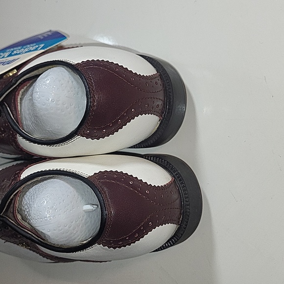 NWOT Mizuno Ladies MST Golf Shoes (5 1/2) - Picture 4 of 11